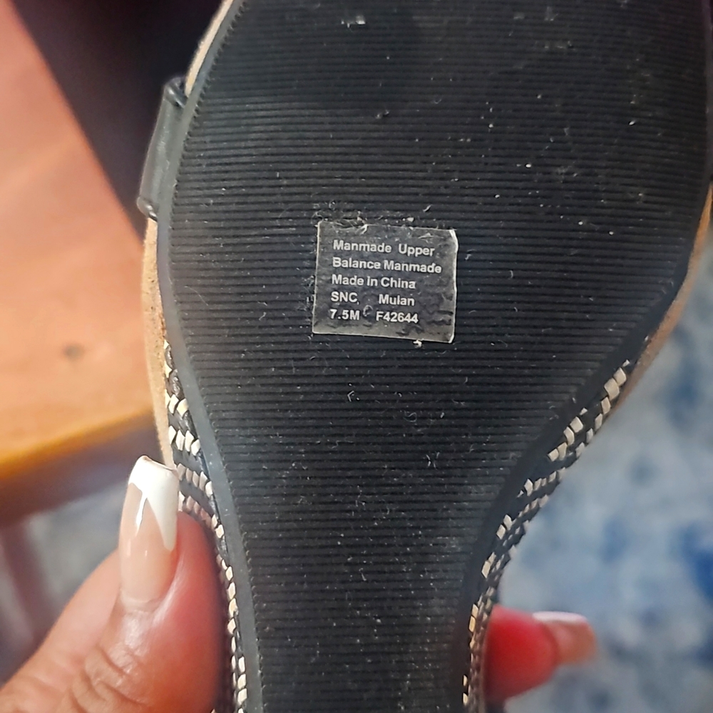 WEDGES - Picture 4 of 4